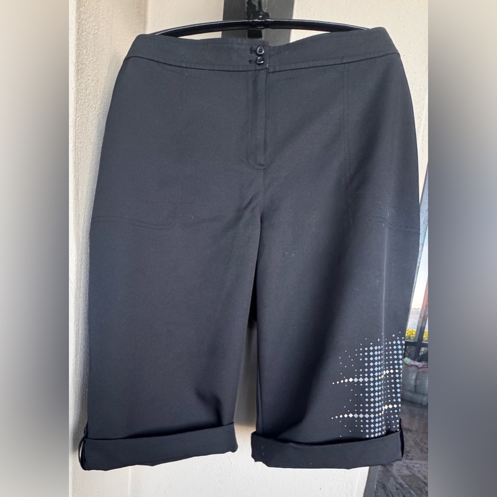 Izod Golf Classix Ladies Capri Roll Tab Pant Black Pockets Stretch 16